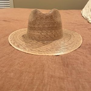Lack of color Palma Fedora in straw natural